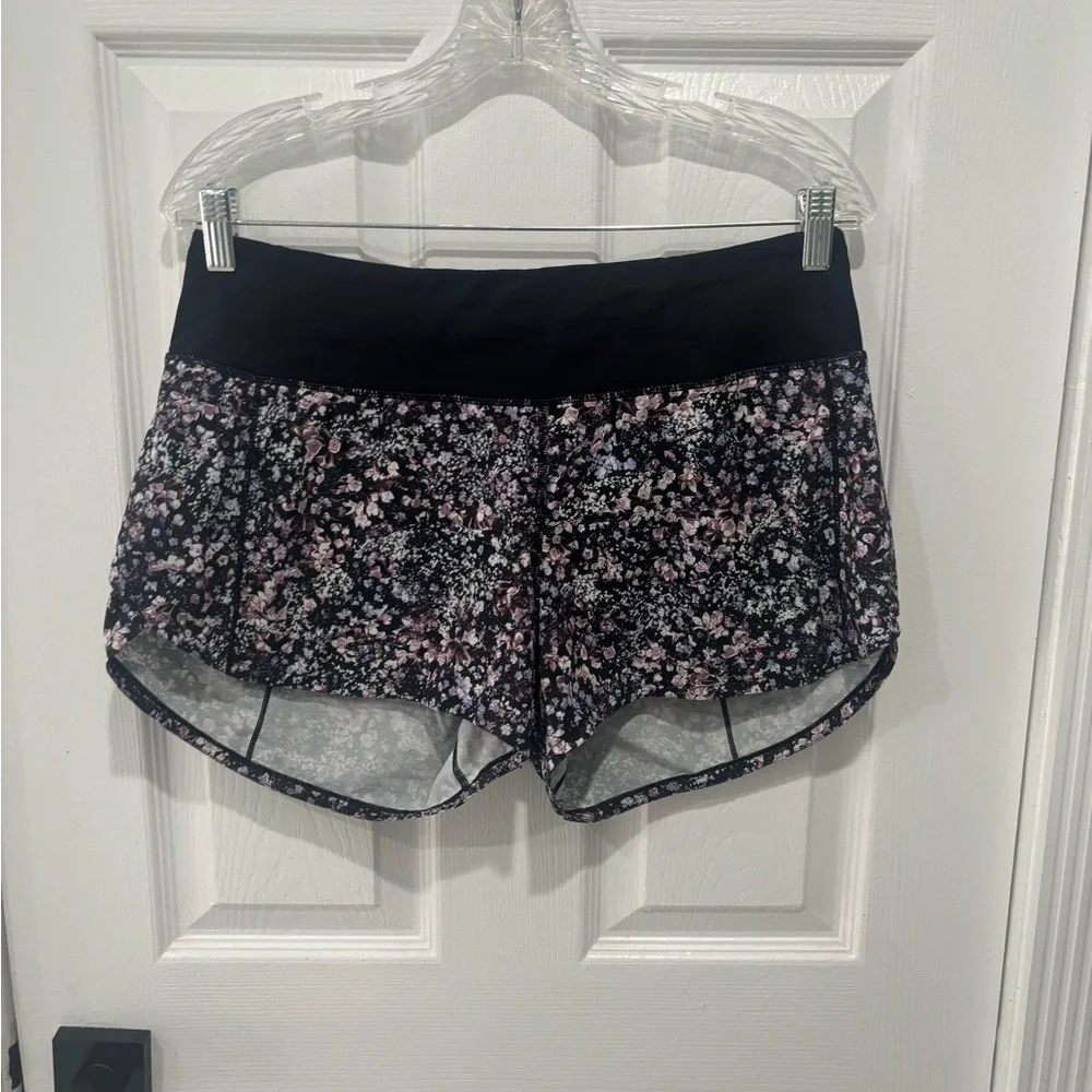 LuluLemon Hotty Hot short , Floral Print Athletic Shorts Size:8